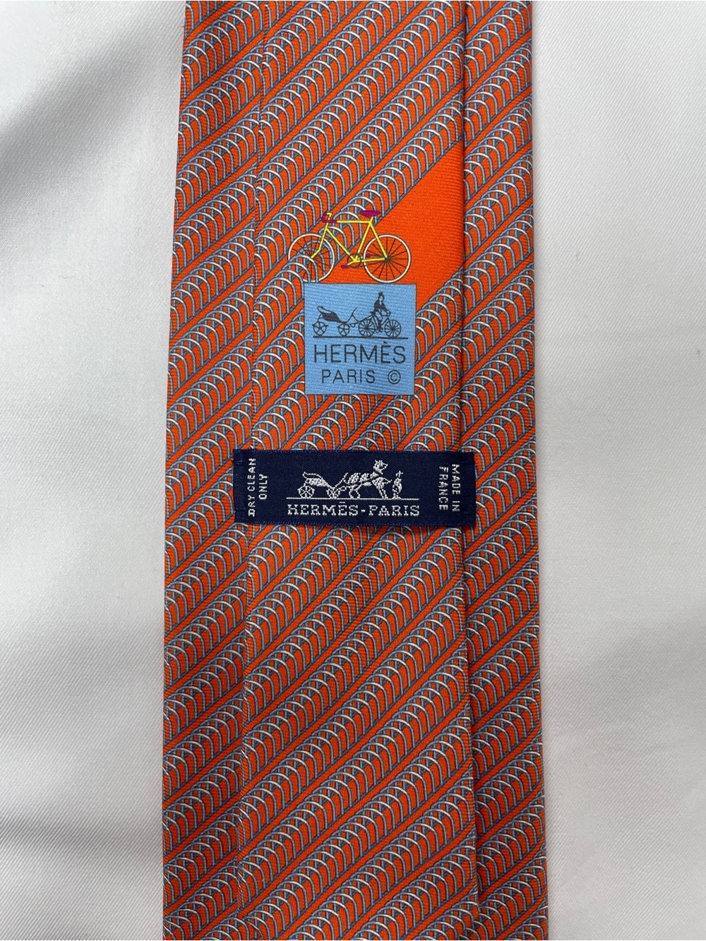 Hermès 100% Silk Men’s Tie Orange “Bike Rack” Pattern 646184 UA